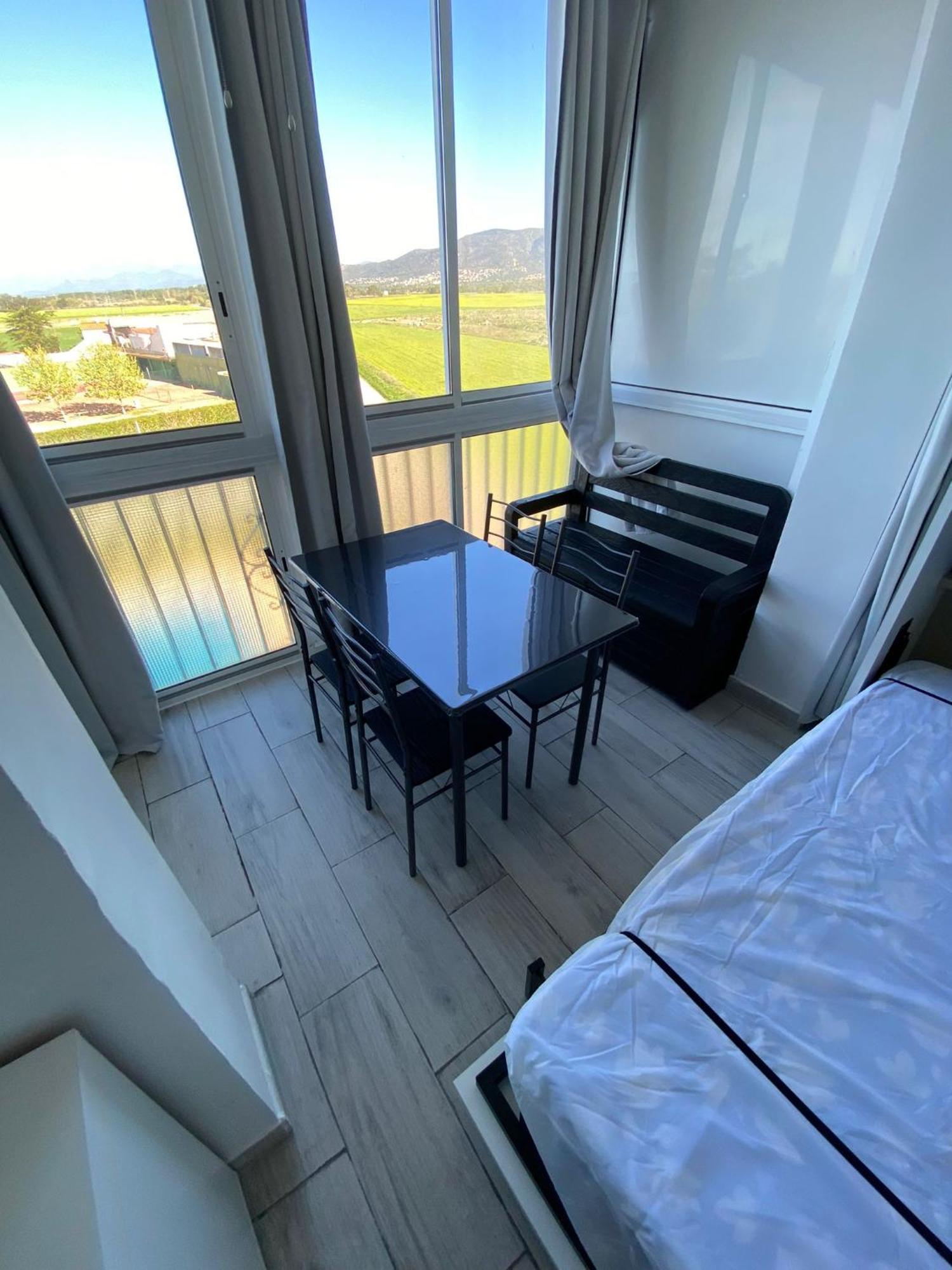 Studio Avec Piscine Et Parking Росас Экстерьер фото